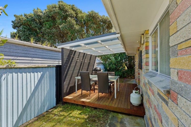 Photo of property in 44 Toi Street, Otaki Beach, Otaki, 5512