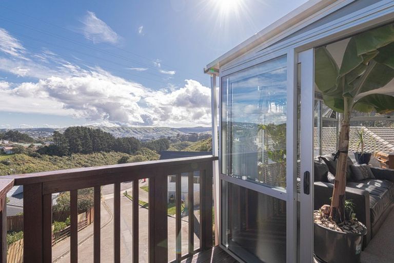 Photo of property in 56 Colchester Crescent, Newlands, Wellington, 6037