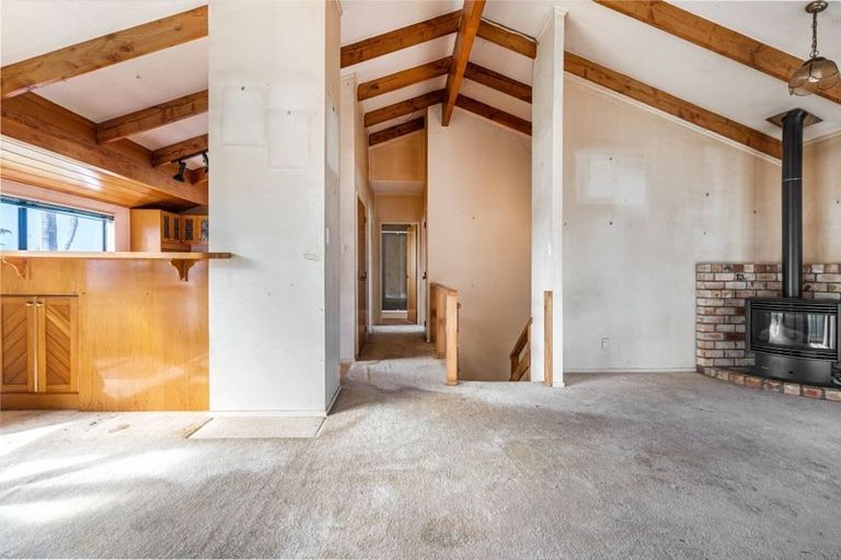 Photo of property in 1/3 Ceramco Place, Torbay, Auckland, 0630