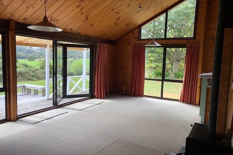 Photo of property in 214 Waitoki Road, Waitoki, Kaukapakapa, 0871