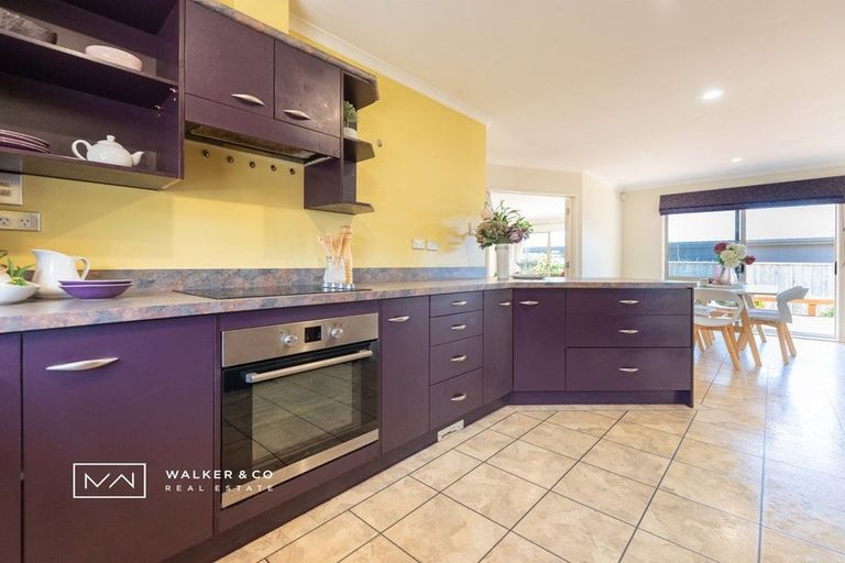 Photo of property in 2 Tuhua Lane, Brown Owl, Upper Hutt, 5018