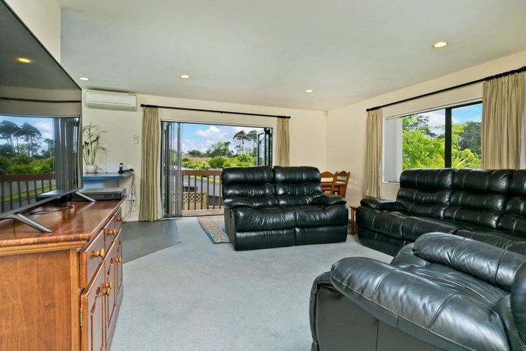 Photo of property in 46 Vintage Drive, Henderson, Auckland, 0612