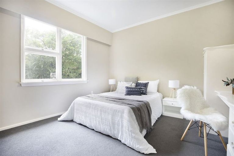 Photo of property in 10 Avonhead Road, Avonhead, Christchurch, 8042