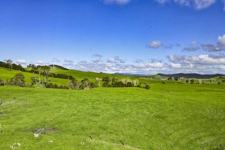 Photo of property in 288 Dimmock Road, Waitakaruru, 2471