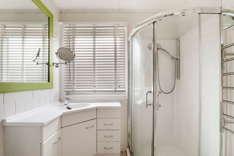 Photo of property in 15 Cleveland Street, Edgeware, Christchurch, 8013