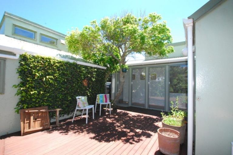 Photo of property in 85 Durham Street, Brooklyn, Wellington, 6021