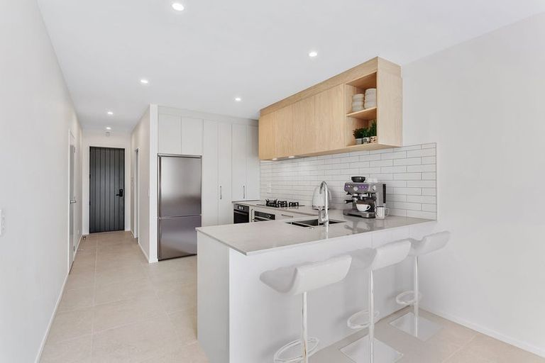 Photo of property in 4 Aquamarine Road, Rosehill, Papakura, 2113