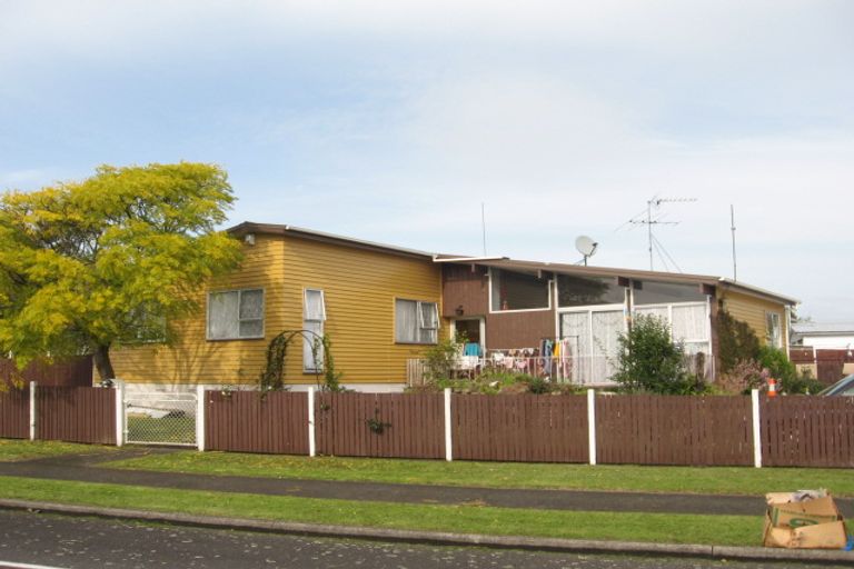 Photo of property in 2 Damson Place, Bucklands Beach, Auckland, 2012