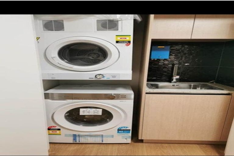 Photo of property in 21a Frobisher Way, Clendon Park, Auckland, 2103