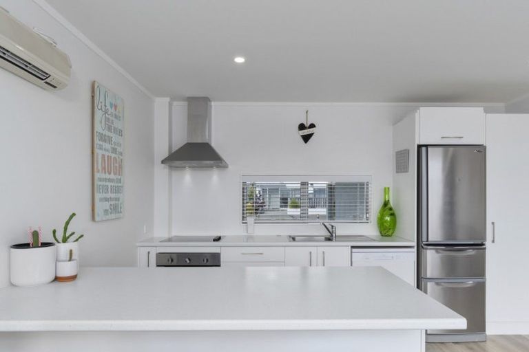 Photo of property in 31 Reynolds Place, Papamoa Beach, Papamoa, 3118