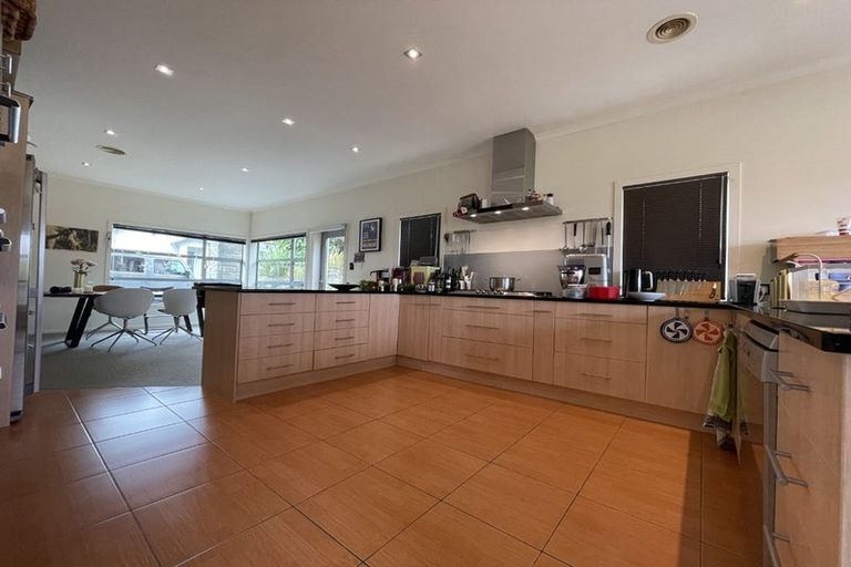 Photo of property in 74 Amesbury Drive, Churton Park, Wellington, 6037