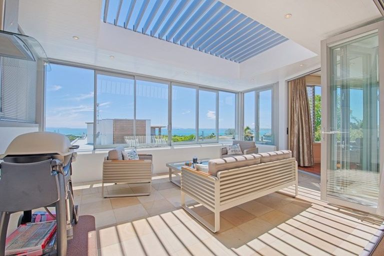 Photo of property in 48 Castor Bay Road, Castor Bay, Auckland, 0620