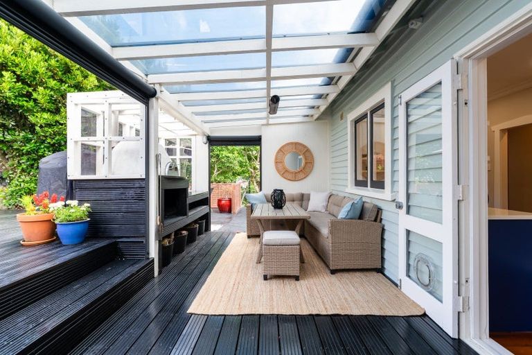 Photo of property in 12 Sunshine Avenue, Karori, Wellington, 6012