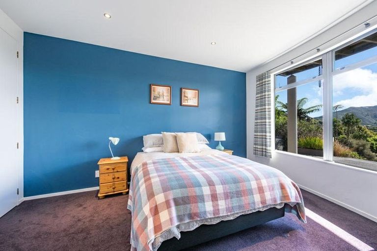 Photo of property in 9 Caughley Grove, Karori, Wellington, 6012
