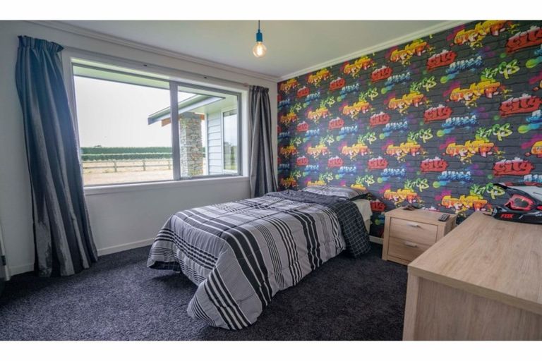 Photo of property in 15 Wilcox Road, Seaward Bush, Invercargill, 9871