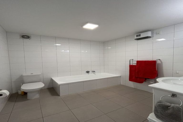 Photo of property in 22 Dorking Road, Brooklyn, Wellington, 6021