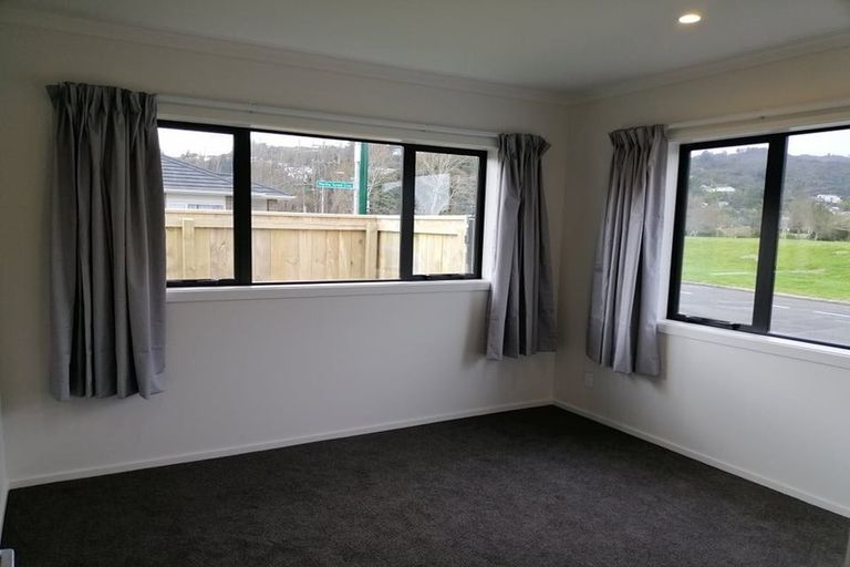 Photo of property in 28 Manor Park Road, Manor Park, Lower Hutt, 5019