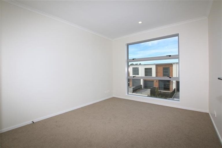 Photo of property in 5 Spotted Dove Road, Hobsonville, Auckland, 0616