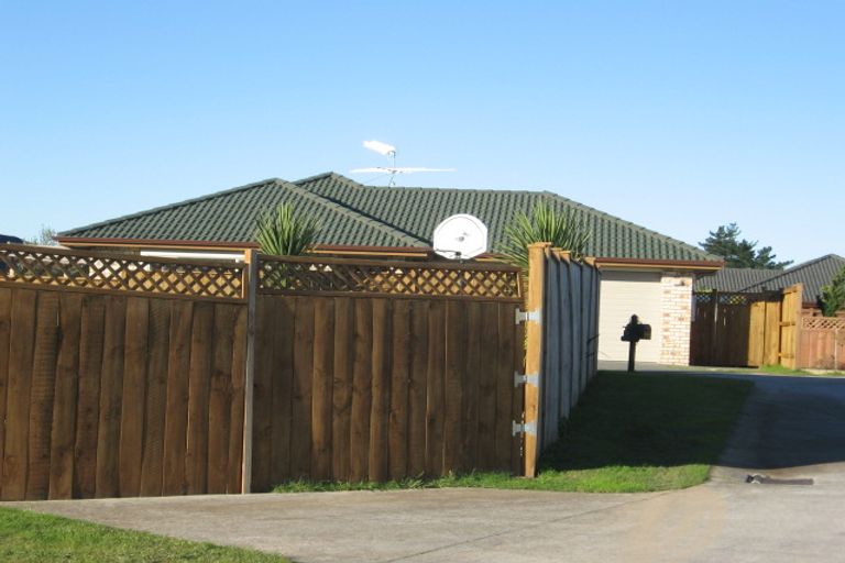 Photo of property in 14 Greta Banks Place, Wattle Downs, Auckland, 2103
