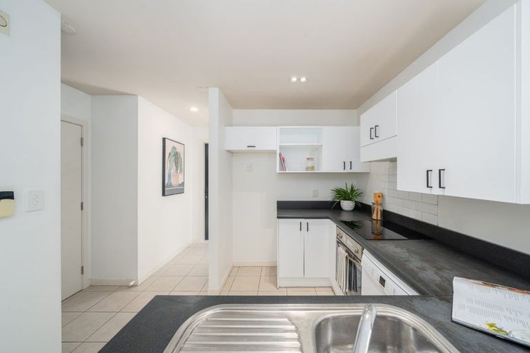 Photo of property in 18 Franklyn Road, Tawa, Wellington, 5028