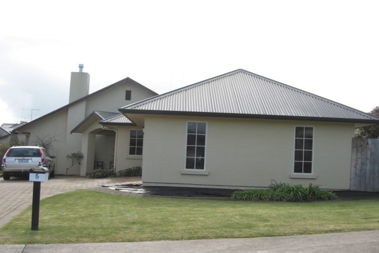 Photo of property in 5 Flora Way, Rototuna, Hamilton, 3210