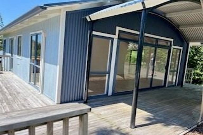 Photo of property in 7a Erica Road, Sunnynook, Auckland, 0620