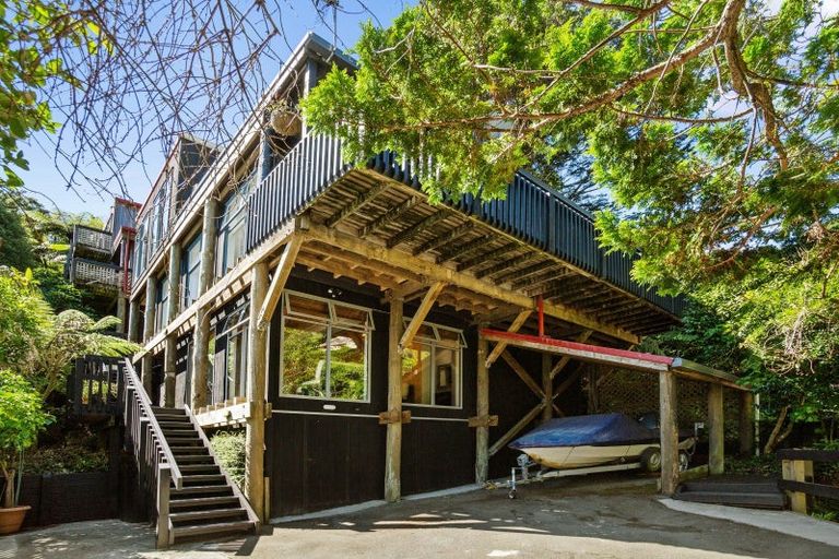 Photo of property in 3a Whiorau Grove, Lowry Bay, Lower Hutt, 5013