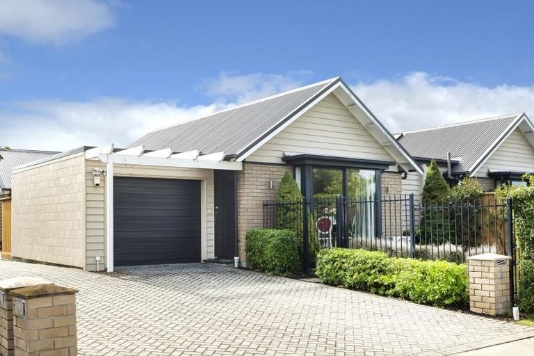 Photo of property in 16a Saracen Avenue, Northwood, Christchurch, 8051