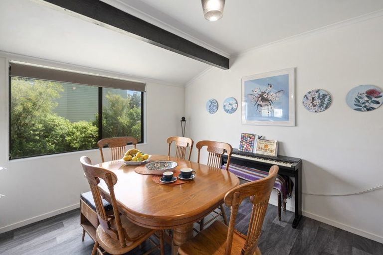 Photo of property in 29 Matthew Place, Kawaha Point, Rotorua, 3010