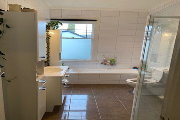 Photo of property in 17a Arataki Road, Havelock North, 4130