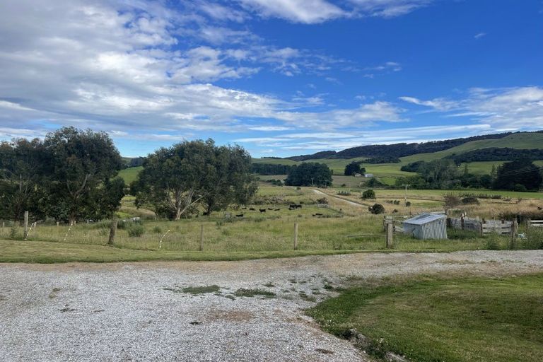 Photo of property in 9 Neill Road, Tokanui, 9884