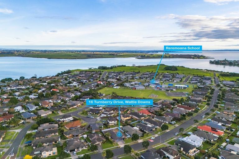 Photo of property in 16 Turnberry Drive, Wattle Downs, Auckland, 2103