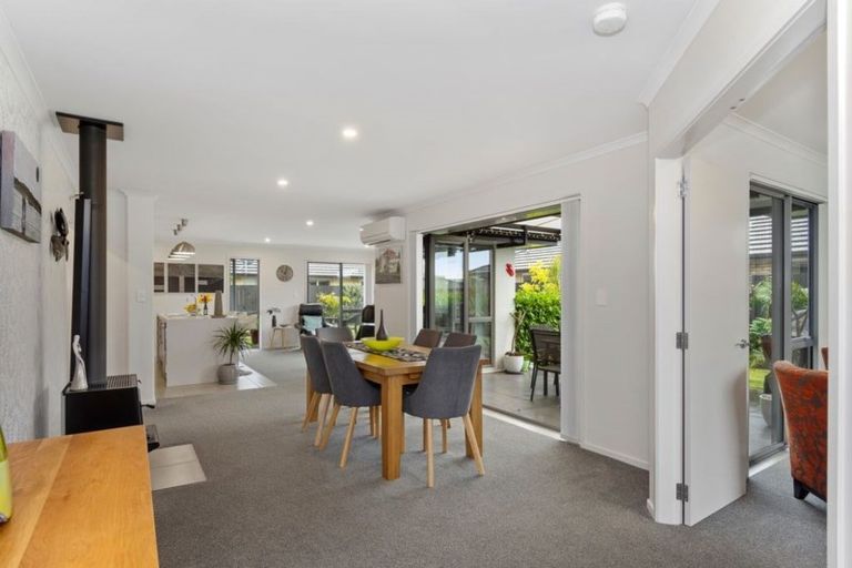 Photo of property in 30 Rainey Crescent, Papamoa Beach, Papamoa, 3118