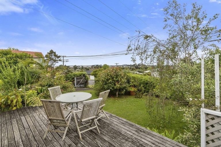 Photo of property in 50 Roberts Road, Te Atatu South, Auckland, 0610