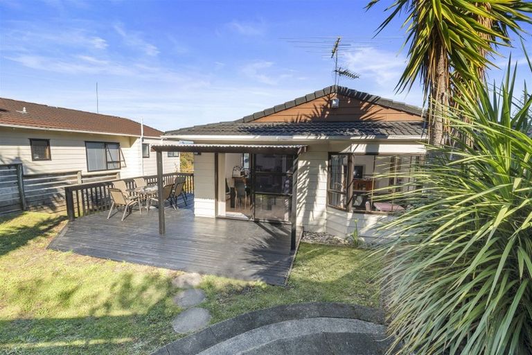 Photo of property in 3/43-53 Chivalry Road, Glenfield, Auckland, 0629