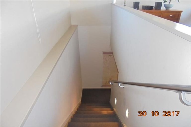 Photo of property in 10 Eastview Grove, Normandale, Lower Hutt, 5010