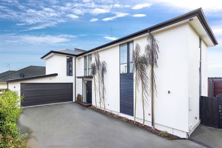 Photo of property in 6a Sawyers Arms Road, Northcote, Christchurch, 8052