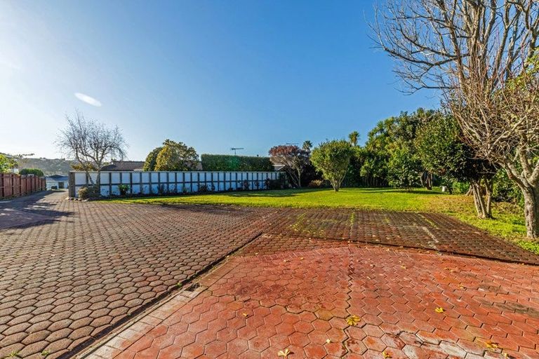 Photo of property in 13 Tarahanga Street, Northcote, Auckland, 0627