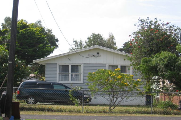 Photo of property in 39 St Leonards Road, Kelston, Auckland, 0602