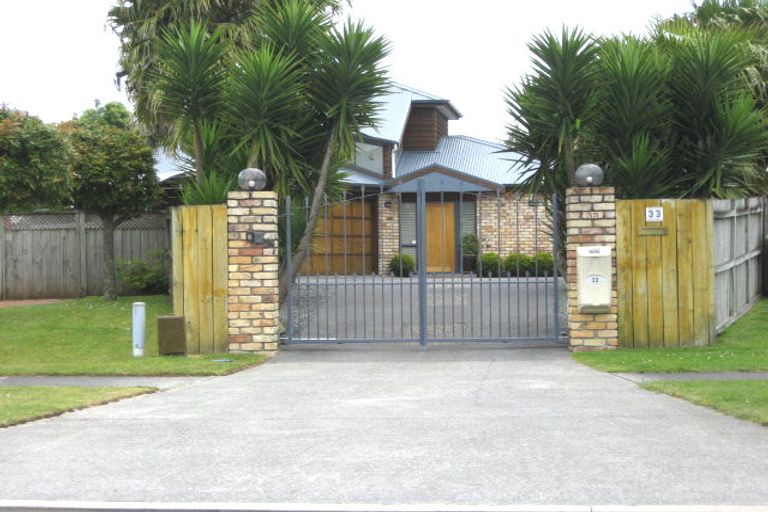 Photo of property in 33 Longford Park Drive, Takanini, 2112
