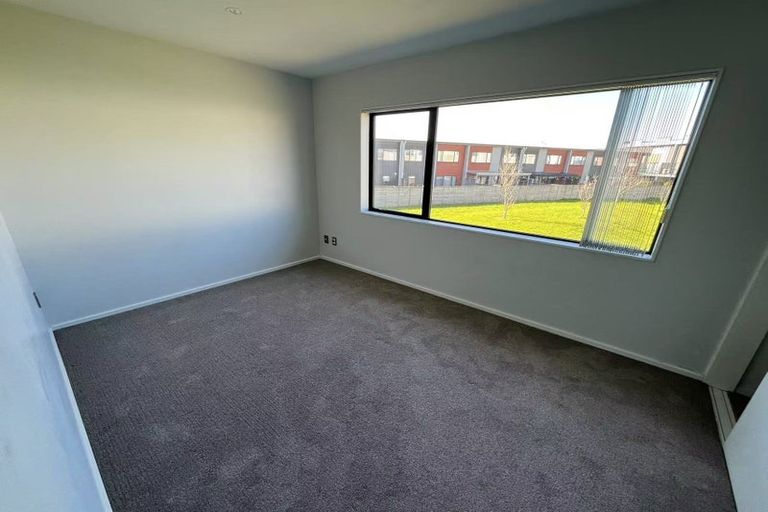 Photo of property in 62 Bordeaux Parade, Te Atatu South, Auckland, 0610