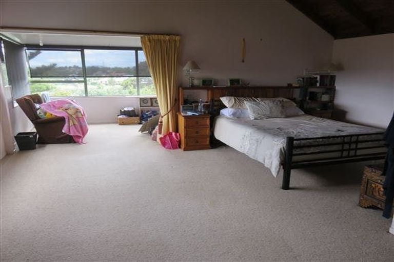 Photo of property in 163a Colwill Road, Massey, Auckland, 0614