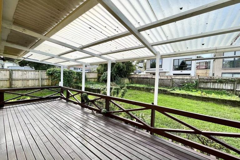 Photo of property in 7 Sequoia Place, Sunnynook, Auckland, 0620