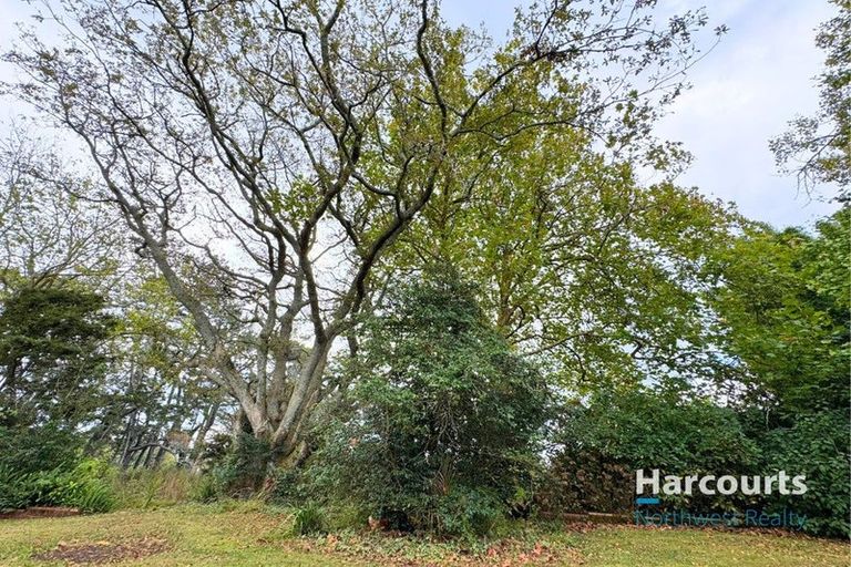 Photo of property in 86 Tawa Road, Kumeu, 0891