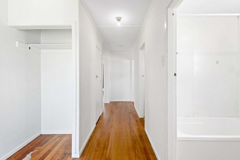 Photo of property in 62 Waipani Road, Te Atatu Peninsula, Auckland, 0610