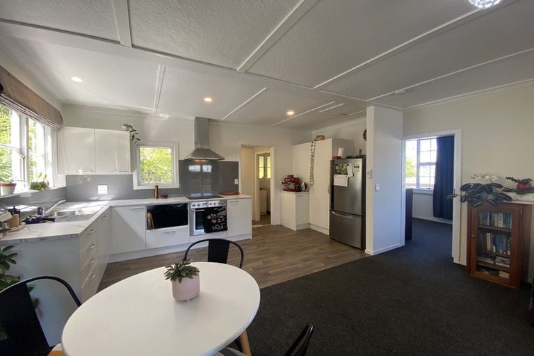 Photo of property in 110a Cook Street, Marfell, New Plymouth, 4310