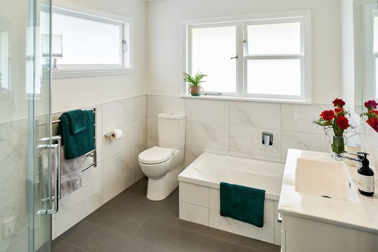 Photo of property in 8 Courtenay Road, Heretaunga, Upper Hutt, 5018