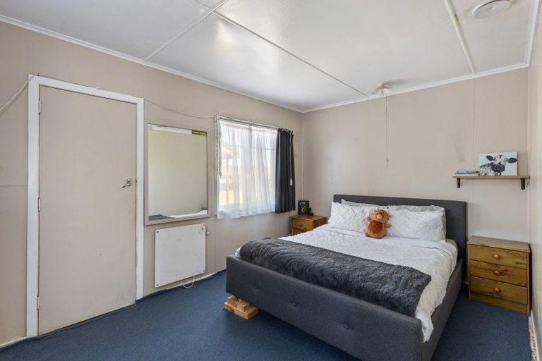 Photo of property in 9 Parris Street, Waitara, 4320