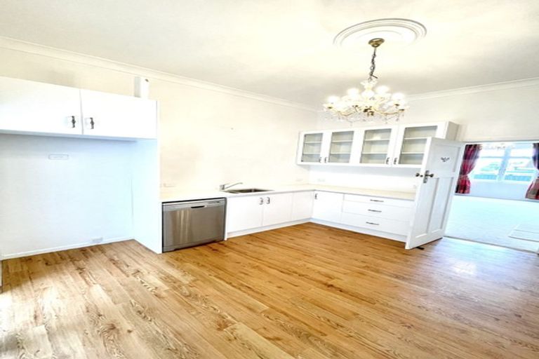 Photo of property in 57 Beach Road, Pahurehure, Papakura, 2113