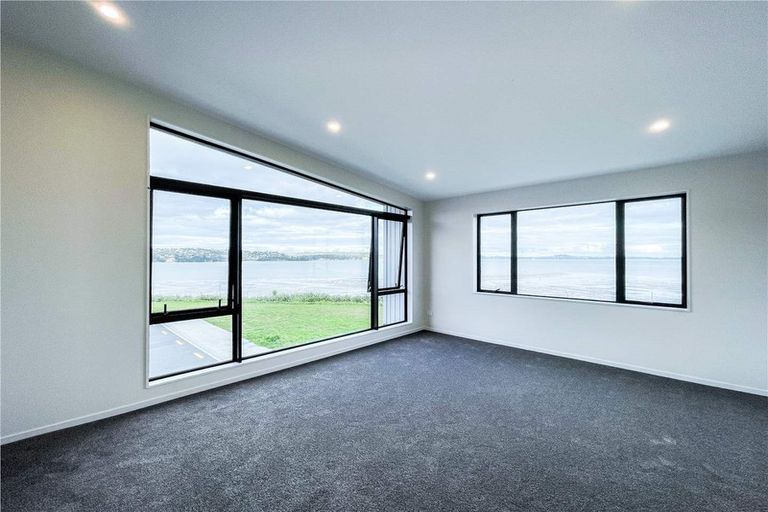 Photo of property in 5 Turbine Way, Hobsonville, Auckland, 0616